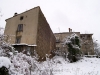 Casa di Michele Pane vista dall\'orto e, sulla sinistra, la casa di Tora