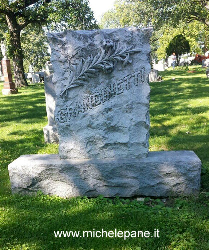 La sepoltura di Elvira ed Emilio Grandinetti al cimitero Mount Carmel, Chicago